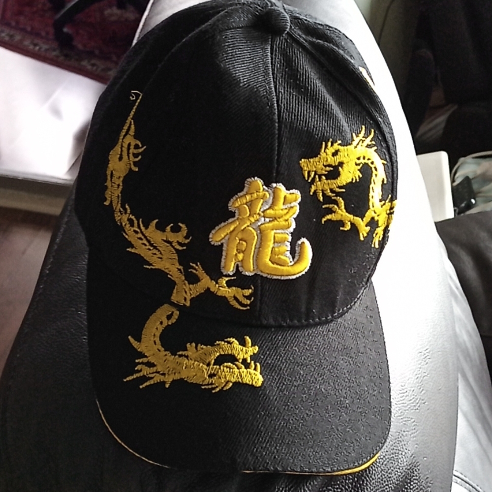 Men's Cap - Picture 1 of 3